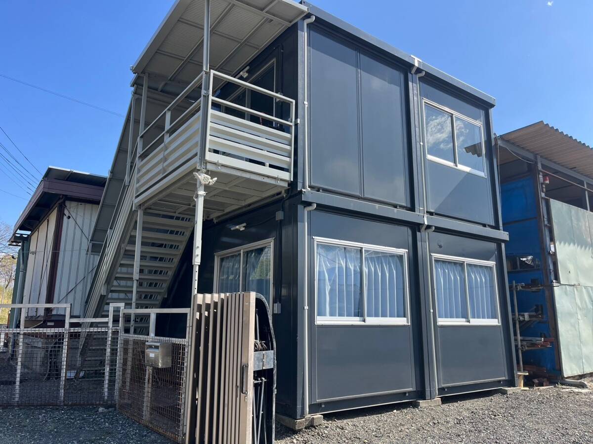 2 storey building 2 ream . stair air conditioner 2 pcs attaching three also Fronte aCT-54J×4. delivery installation .. possible Saitama city departure 