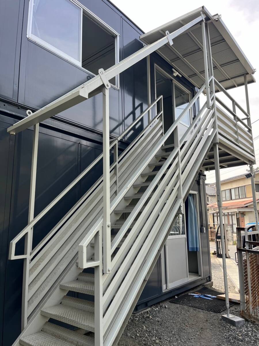 2 storey building 2 ream . stair air conditioner 2 pcs attaching three also Fronte aCT-54J×4. delivery installation .. possible Saitama city departure 