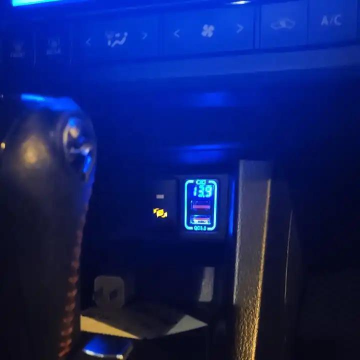 送料無料 電圧表示 トヨタ専用カプラー Aタイプ USBポート カプラーオン 急速充電 3.0×2ポート LED発光 赤556の画像8