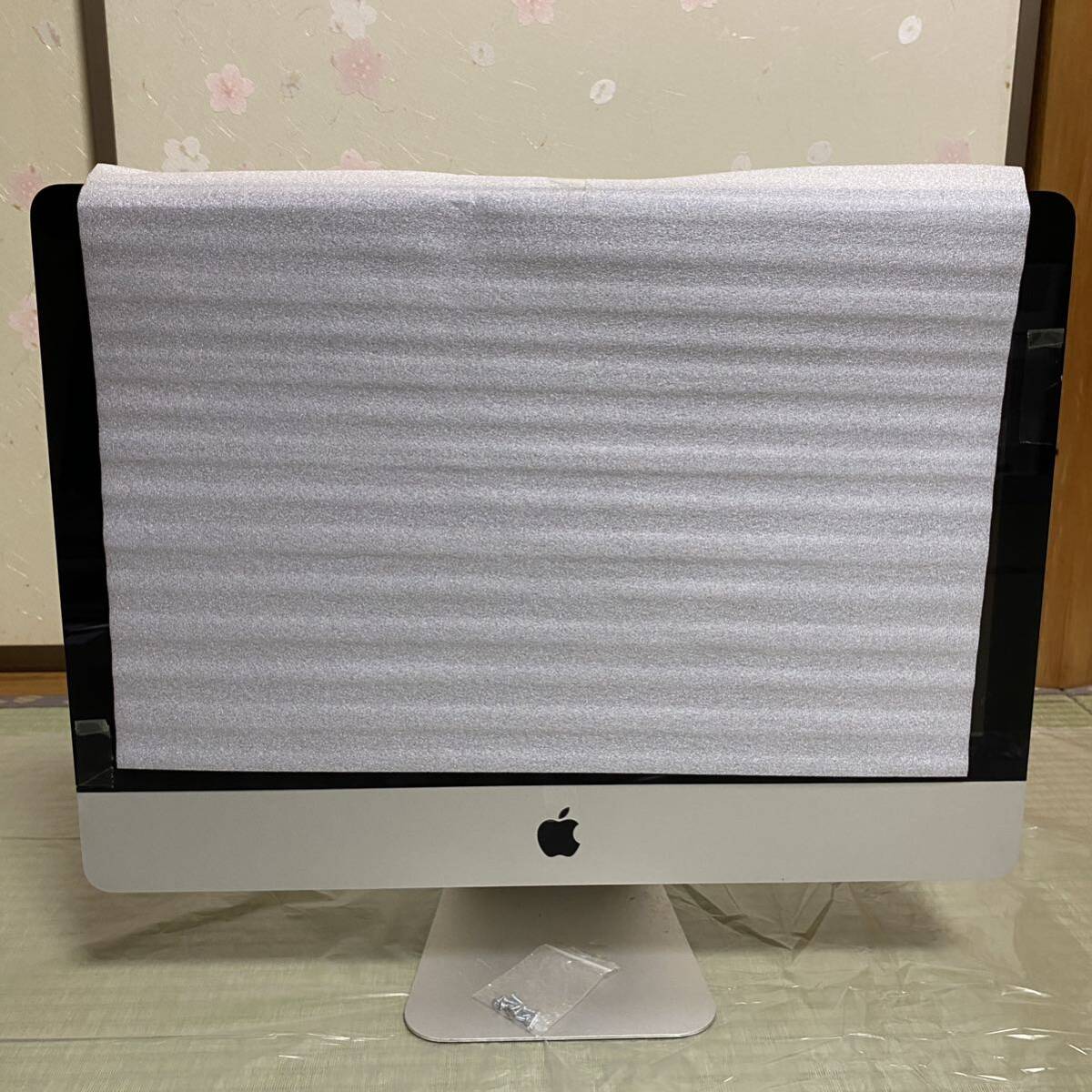 iMac 21.5インチ 液晶割れ ジャンク品 動作未確認 付属品なしの画像4