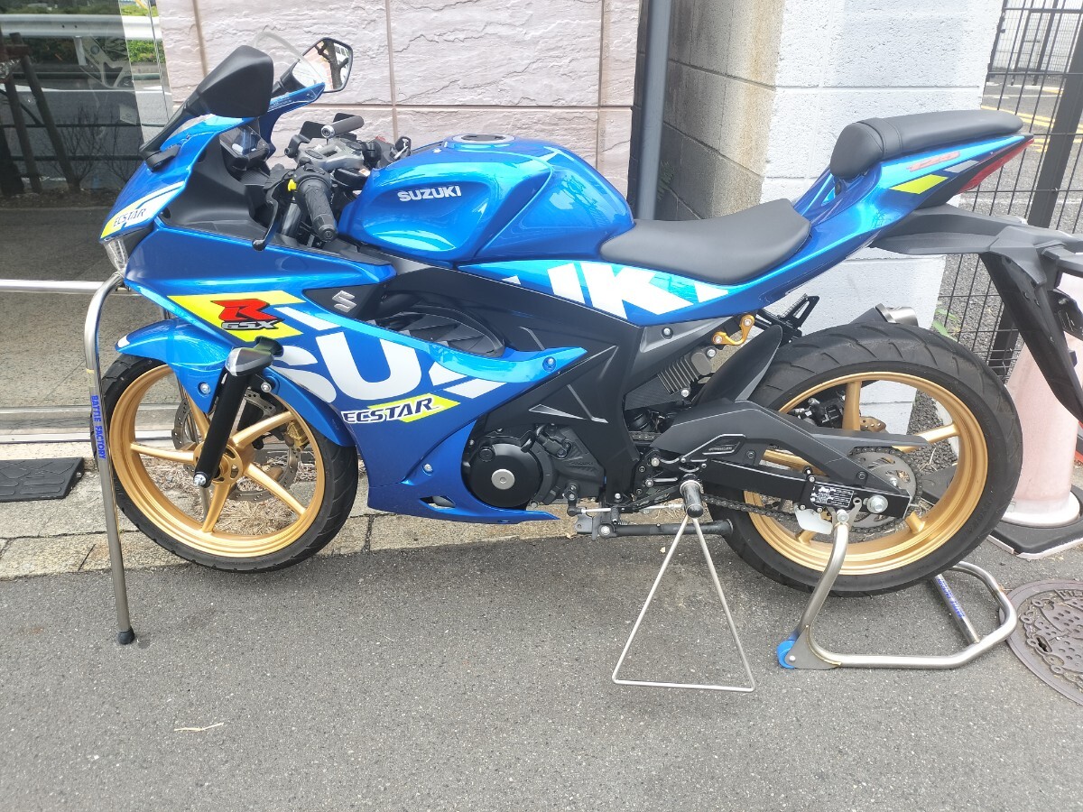 GSX-R125 Battle Factory made rom and rear (before and after) racing stand 3 angle side stand . stand hook attaching 