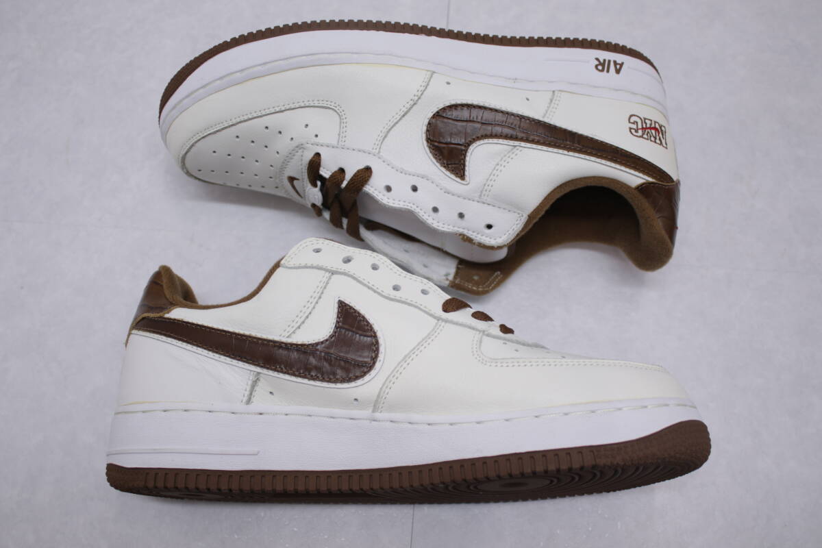 204◆未使用品★NIKE ナイキ AIR FORCE 1 LOW NYC エアフォース1 AF1 306509-121 28.0cm デッドストック 2003年製 観賞用 スニーカーの画像4