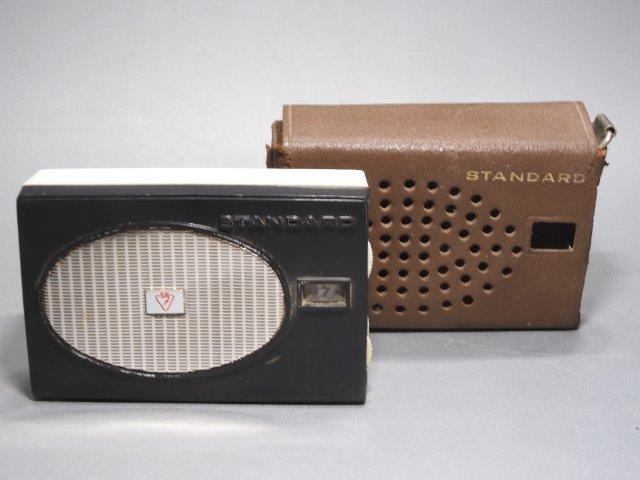  アンティーク ラジオ STANDARD RADIO CORP. SR-F410 TRANSISTOR 6 革ケース付き 未動作ジャンク 昭和レトロの画像1