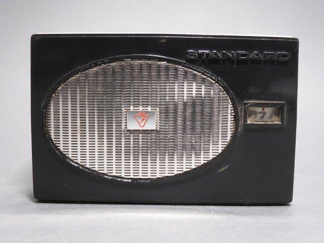  アンティーク ラジオ STANDARD RADIO CORP. SR-F410 TRANSISTOR 6 革ケース付き 未動作ジャンク 昭和レトロの画像2