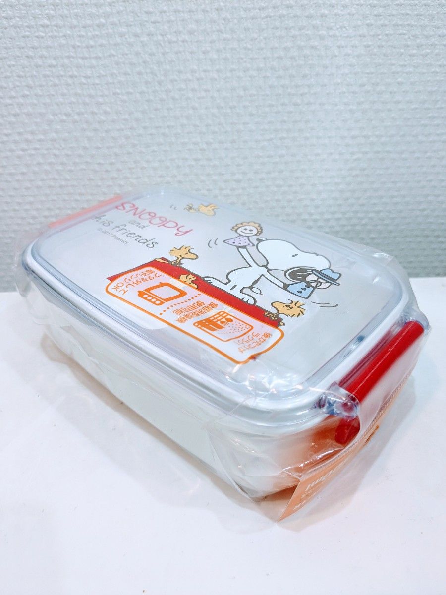 新品。SANRIO サンリオ：SNOOPY スヌーピー・お弁当箱＆タンブラー3個入り