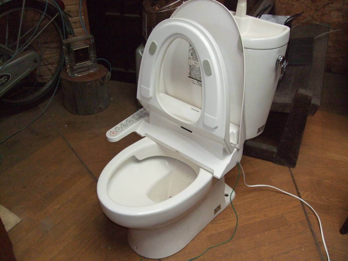 アサヒ衛陶 水洗トイレ C848 シャワートイレ付き USEDの画像9
