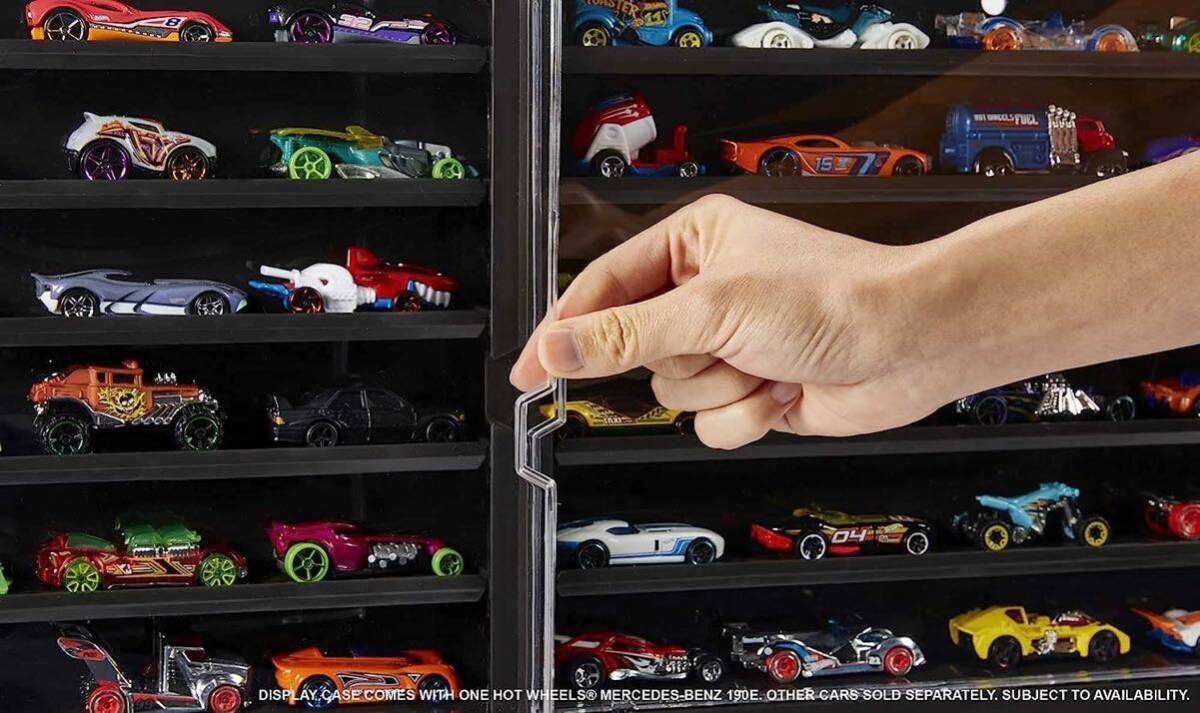 送料無料　未開封　HotWheels display case 83 chevy Silverado付　ホットウィール　ディスプレイケース　限定　ベンツ付 hotwheel display_画像4