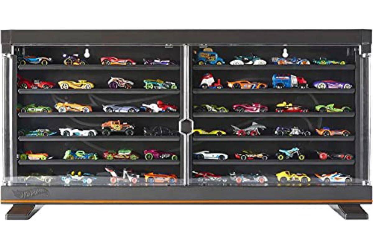 送料無料　未開封　HotWheels display case 83 chevy Silverado付　ホットウィール　ディスプレイケース　限定　ベンツ付 hotwheel display_画像1