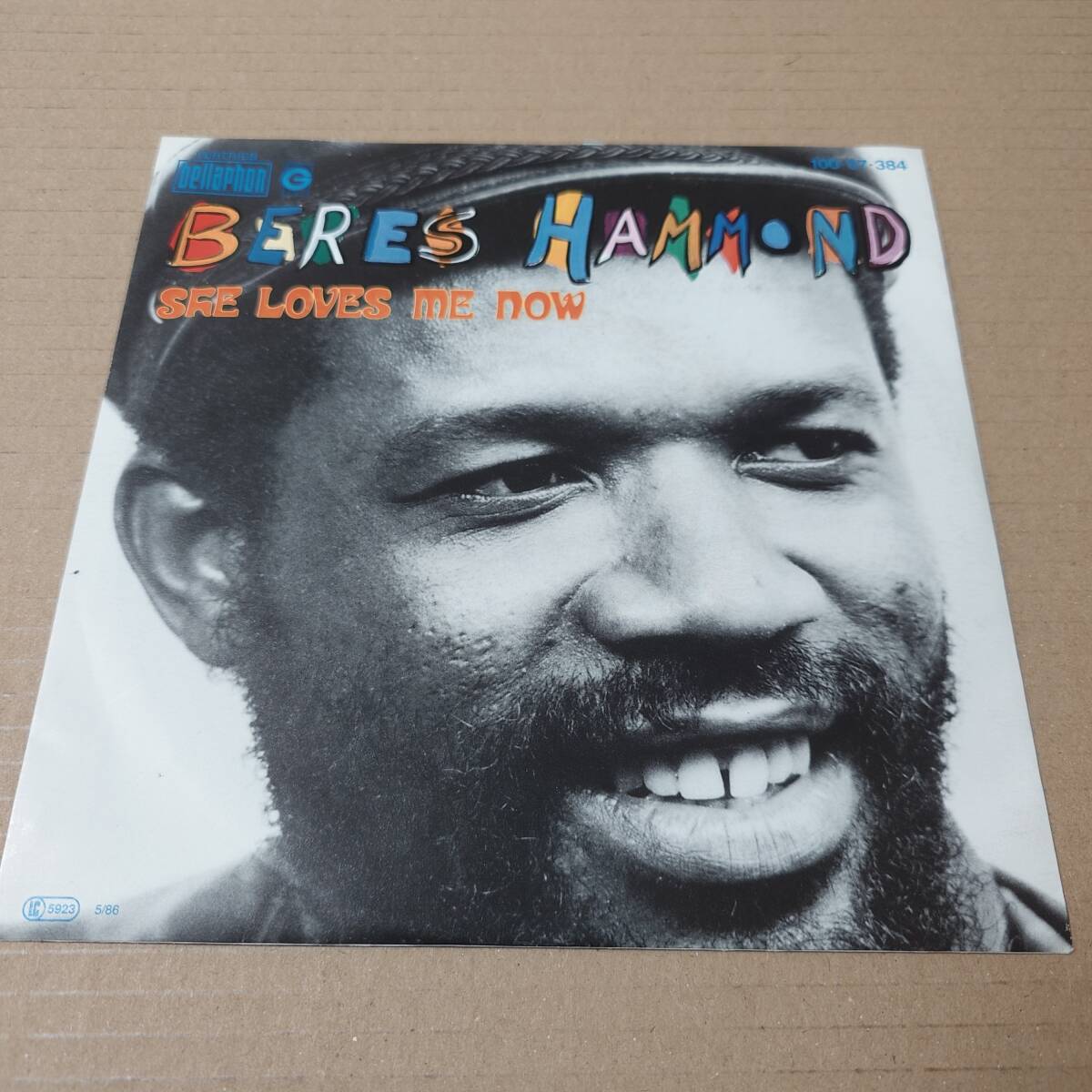 Beres Hammond - She Loves Me Now // Greensleevs 7inch / Lovers / AA0475の画像1