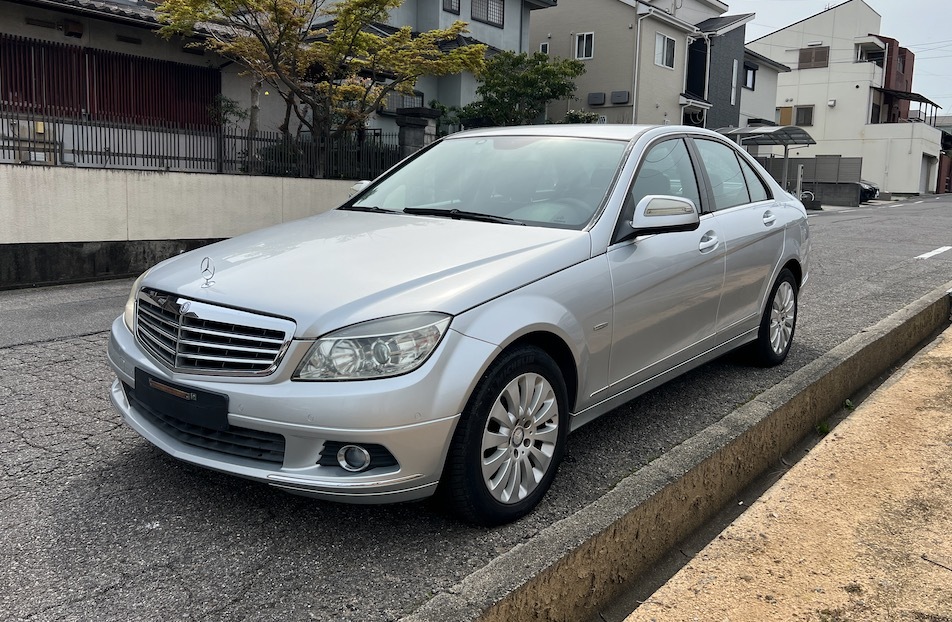 【超稀少 6MT車！】メルセデスベンツ W204 C200 スーパーチャージャー 純正６速マニュアル フルノーマル車！！無事故、低走行車です！の画像3