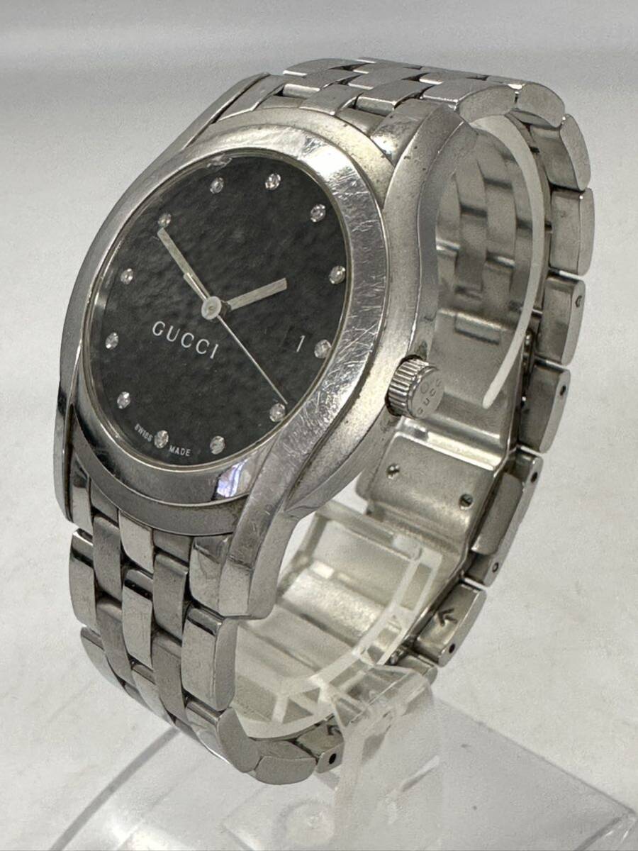 【4T29】1円スタート GUCCI / 5500 XL グッチ 黒色文字盤 クオーツ デイト メンズ 腕時計 の画像3