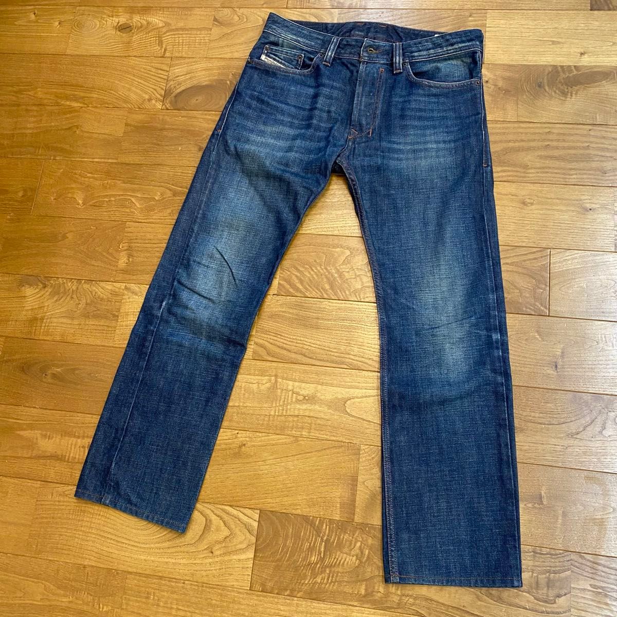 diesel メンズ ストレートデニム 美品 diesel メンズ ストレートデニム 美品