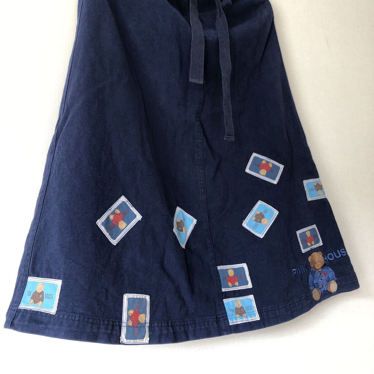  Pink House navy skirt .. badge ribbon PINK HOUSE blue group 
