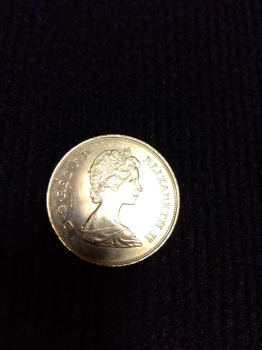 英国チャールズ皇太子殿下ご成婚記念クラウン貨 1981年 エリザベス2世 記念コインの画像1