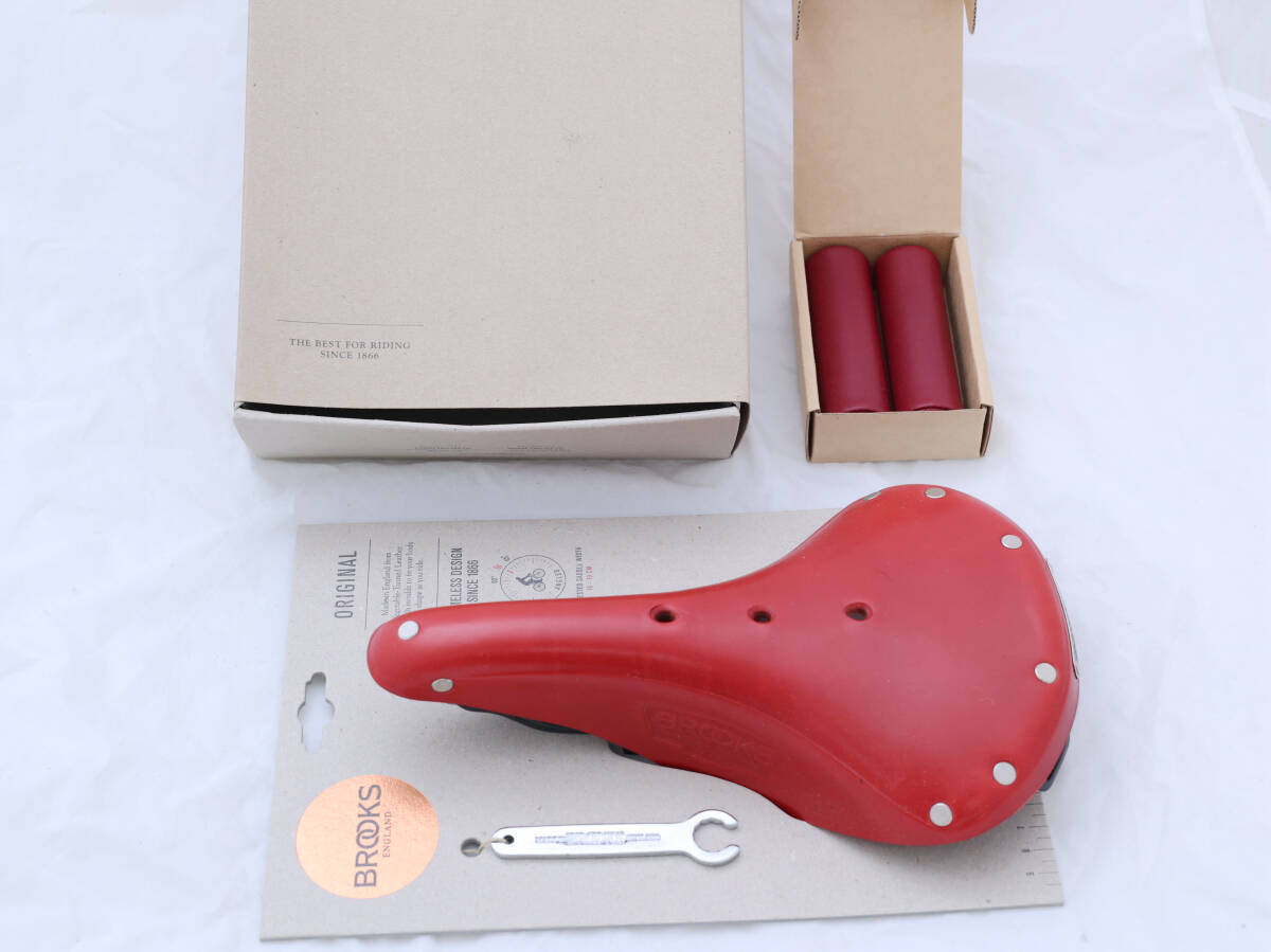 BROOKS 限定カラー RED B17レザーサドルとレザーグリップ 新品 BROOKS 限定カラー RED B17レザーサドルとレザーグリップ 新品