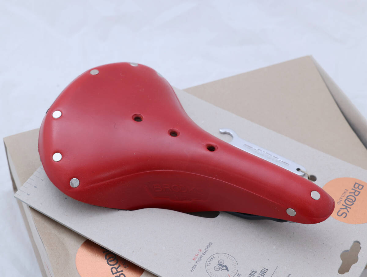 BROOKS 限定カラー RED B17レザーサドルとレザーグリップ 新品 BROOKS 限定カラー RED B17レザーサドルとレザーグリップ 新品