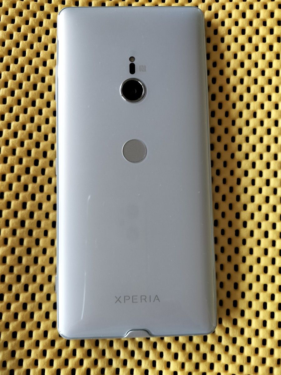 Xperia XZ3 White  64 GB  simロック解除済