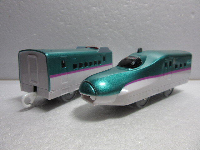プラレール 連結仕様Ｅ５系新幹線はやぶさの中間車+後尾車のみ ２両セットの画像1