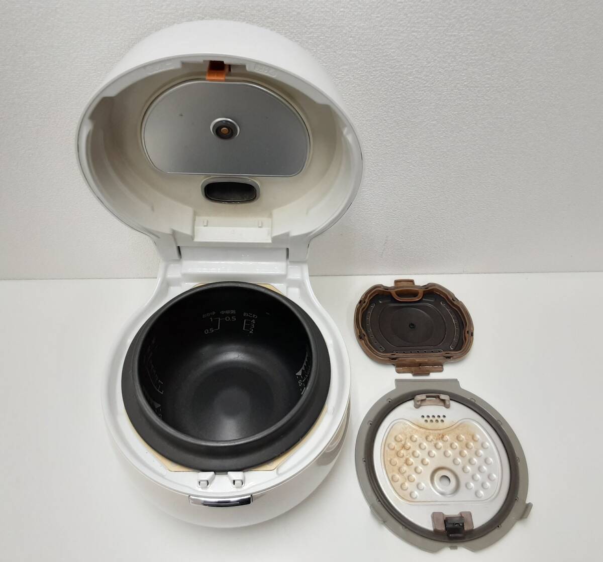 【A154】中古品 MITSUBISHI 三菱 本炭釜 IHジャー炊飯器 RJ-AW106-W 1.0L パールホワイト 2015年製 動作確認済の画像5