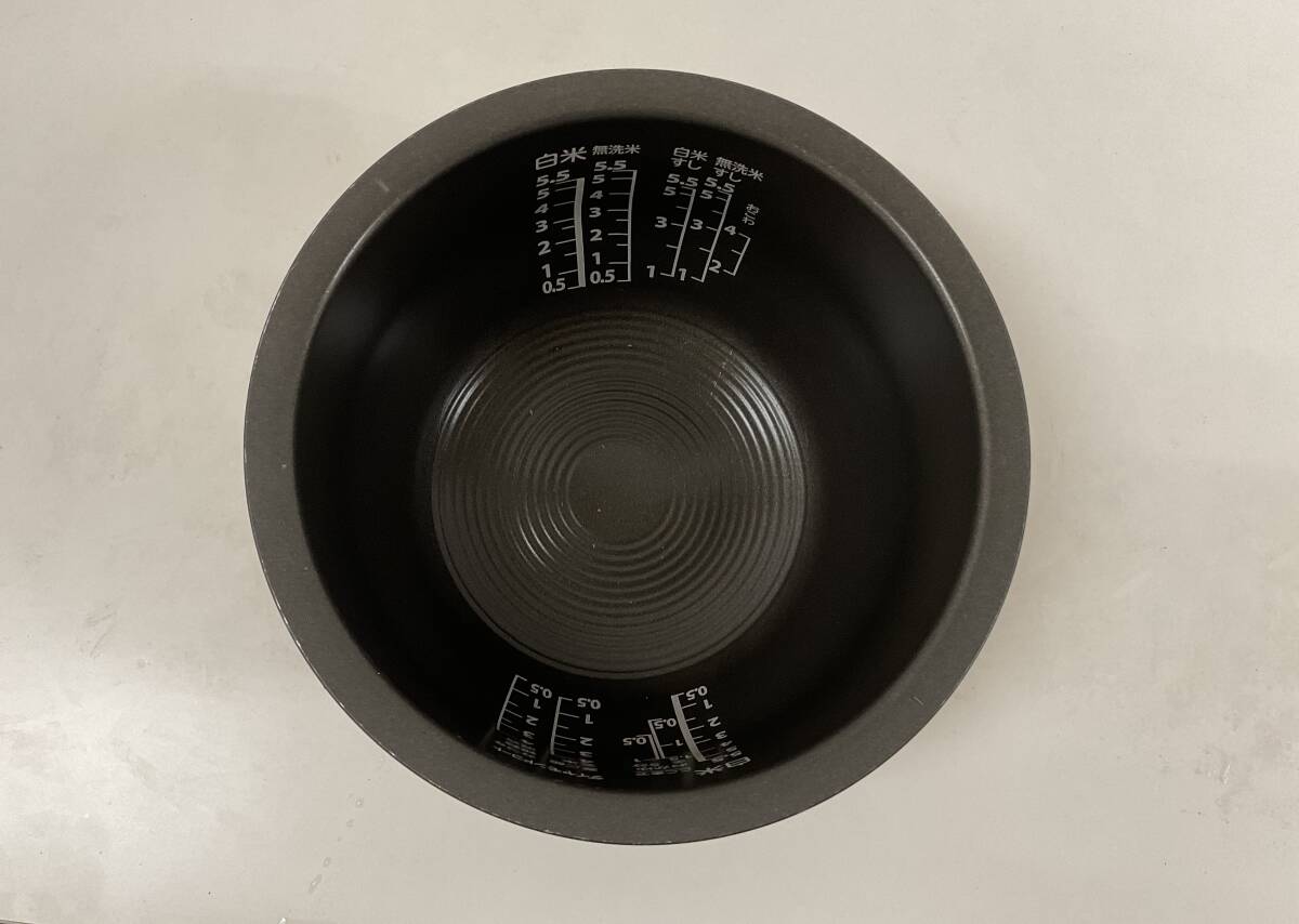 【A137】中古品 TOSHIBA 東芝真空圧力IHジャー炊飯器 RC-10E7VS ディープレッド 1.0L 2019年製 動作確認済の画像7