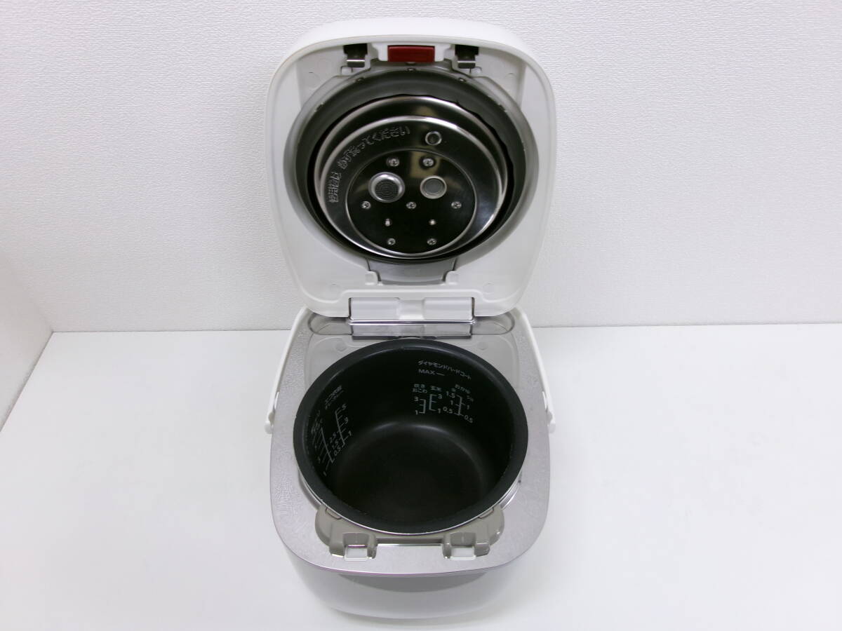 【A009】 ジャンク品 Panasonic SR-RB107 1.0L 5.5合 可変圧力IHジャー炊飯器 2017年製 ホワイト 通電確認済の画像3