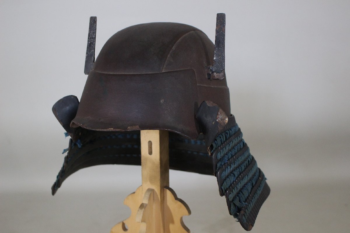 ^v side . attaching head . helmet Edo iron, front . is tree, rust paint, black lacquer 31×35×62cm 3.17. armour / armour / armor ^v