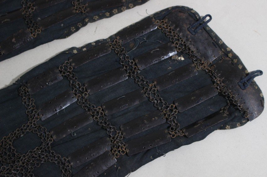^v.. hand Edo iron, black lacquer 66×16cm 830g armour / armour / armor ^v