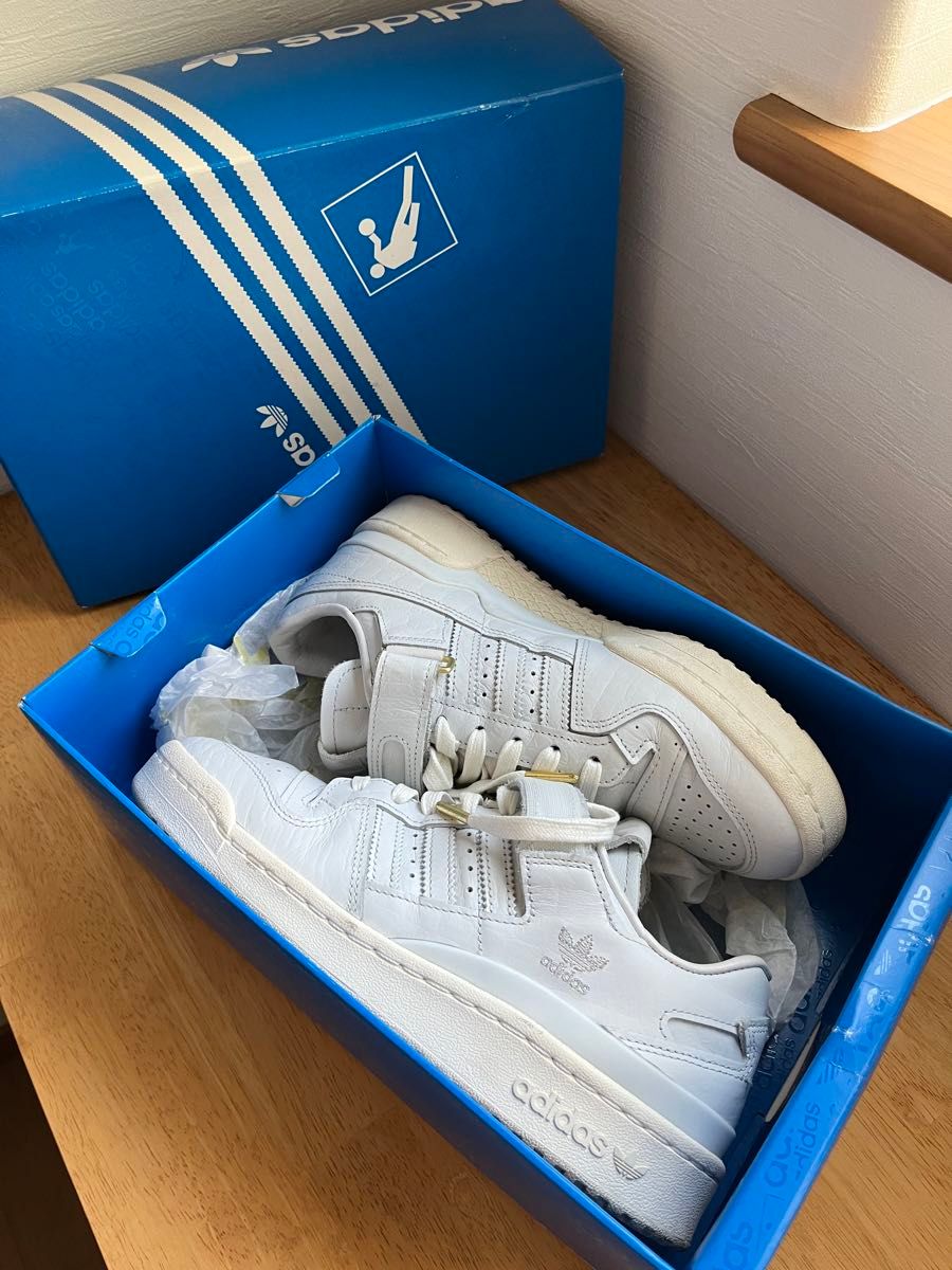美品 アディダス adidas スニーカー ホワイト フォーラム ロー 美品 アディダス adidas スニーカー ホワイト フォーラム ロー