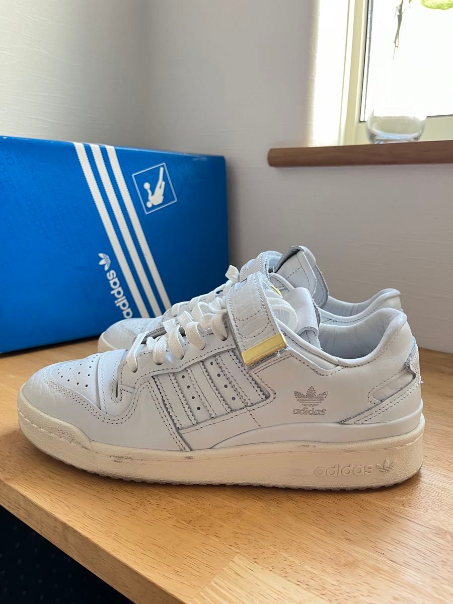 美品 アディダス adidas スニーカー ホワイト フォーラム ロー 美品 アディダス adidas スニーカー ホワイト フォーラム ロー