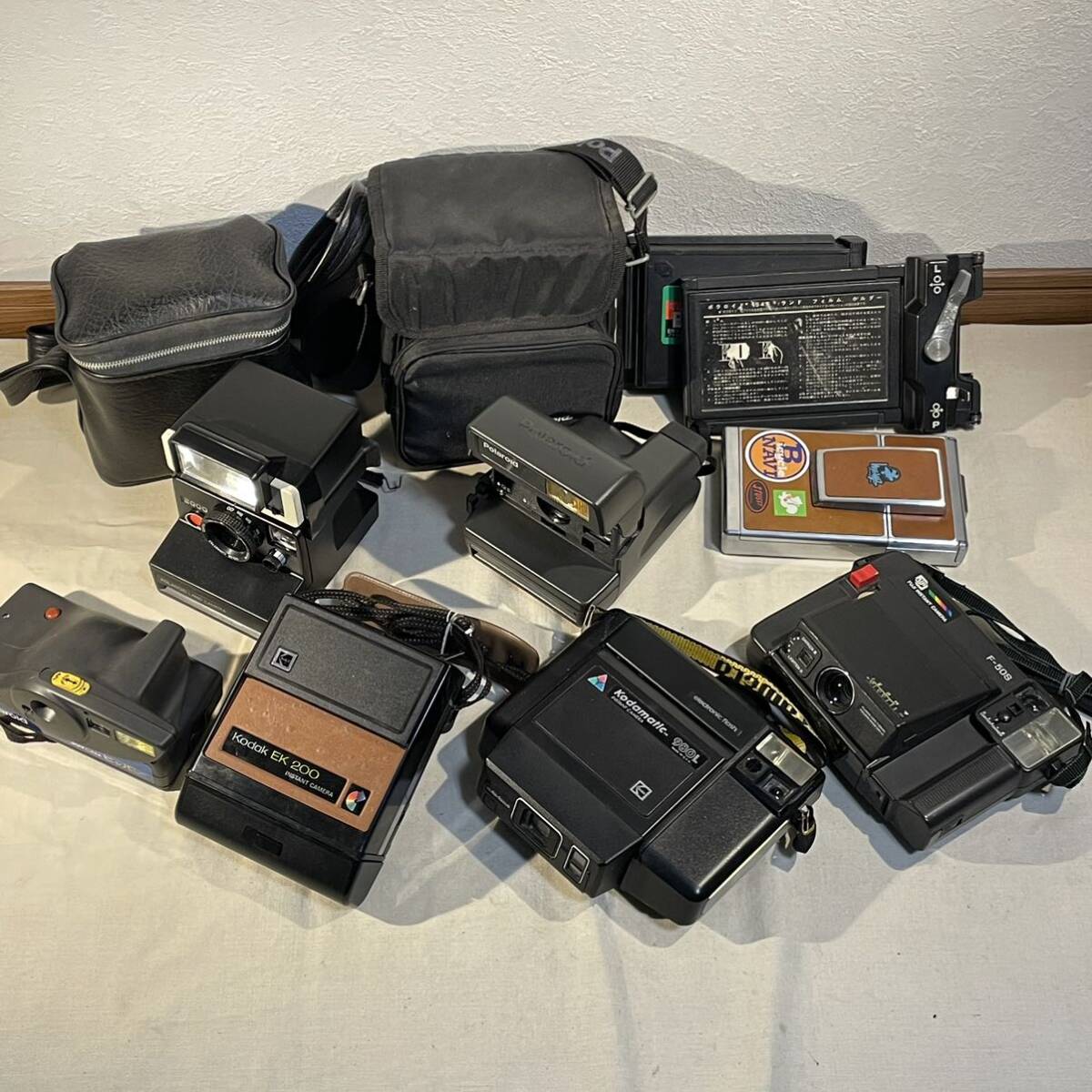 Polaroid インスタントカメラ Kodak EK 200 / POLATRONIC1 / kodamatic / F-50S / ヒッパレー【ジャンク】まとめて ポラロイド フィルムの画像1