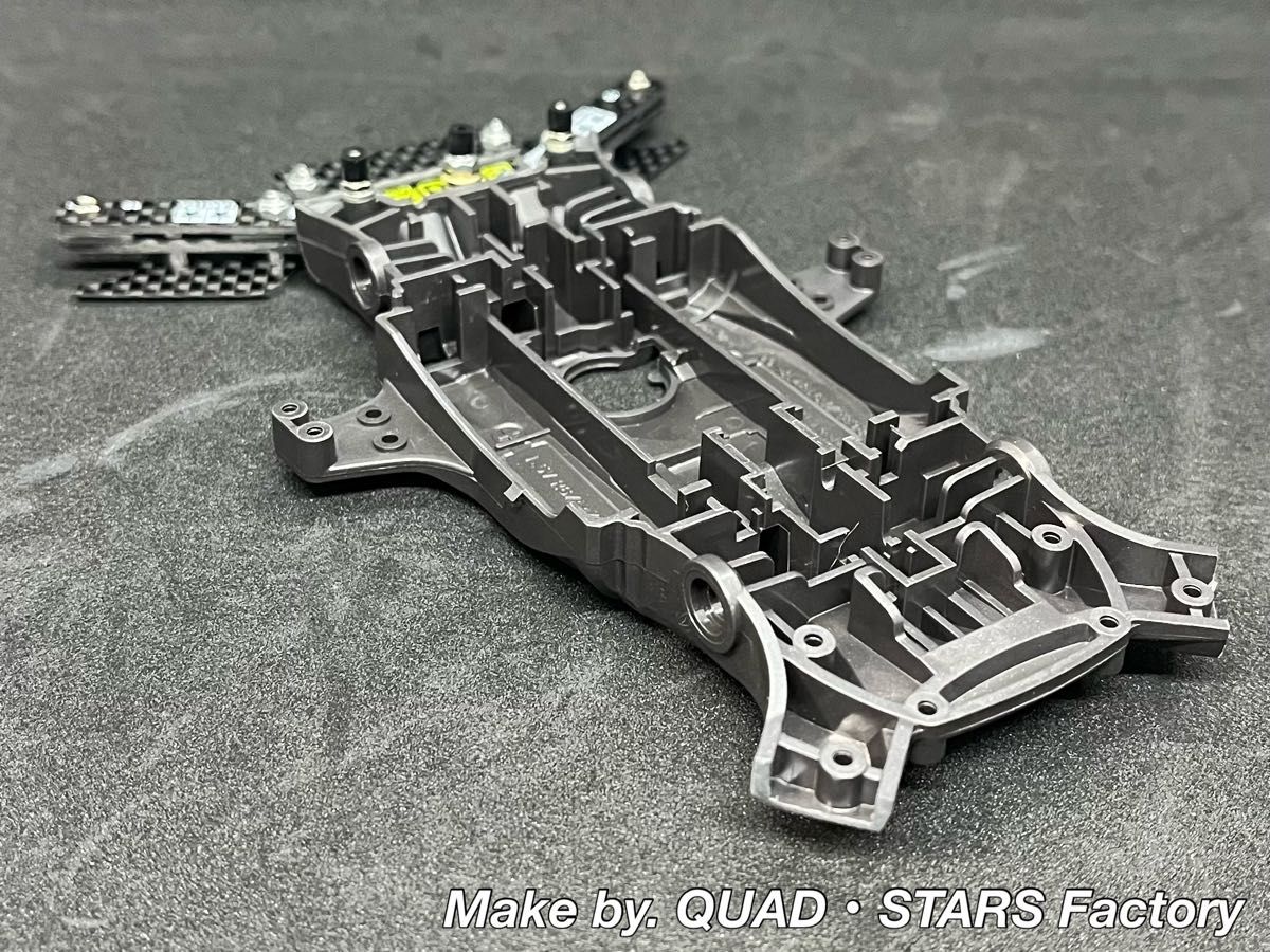 ミニ四駆・MAシャーシ用】1軸リヤアンカー+ローラーアンダー ミニ四駆・MAシャーシ用】1軸リヤアンカー+ローラーアンダー