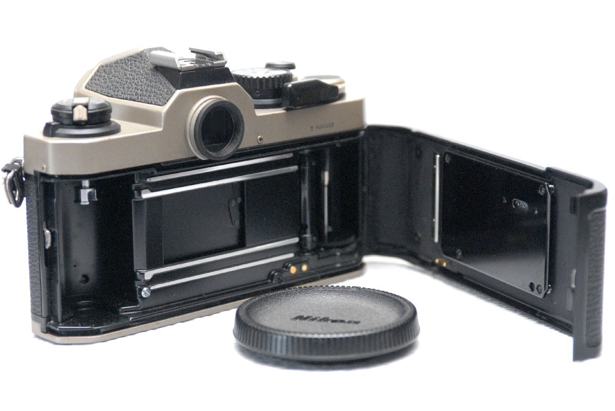 （綺麗）Nikon ニコン最高峰 高級一眼レフカメラ FM2/T ボディ 超希少・作動品 （腐食無し）の画像6