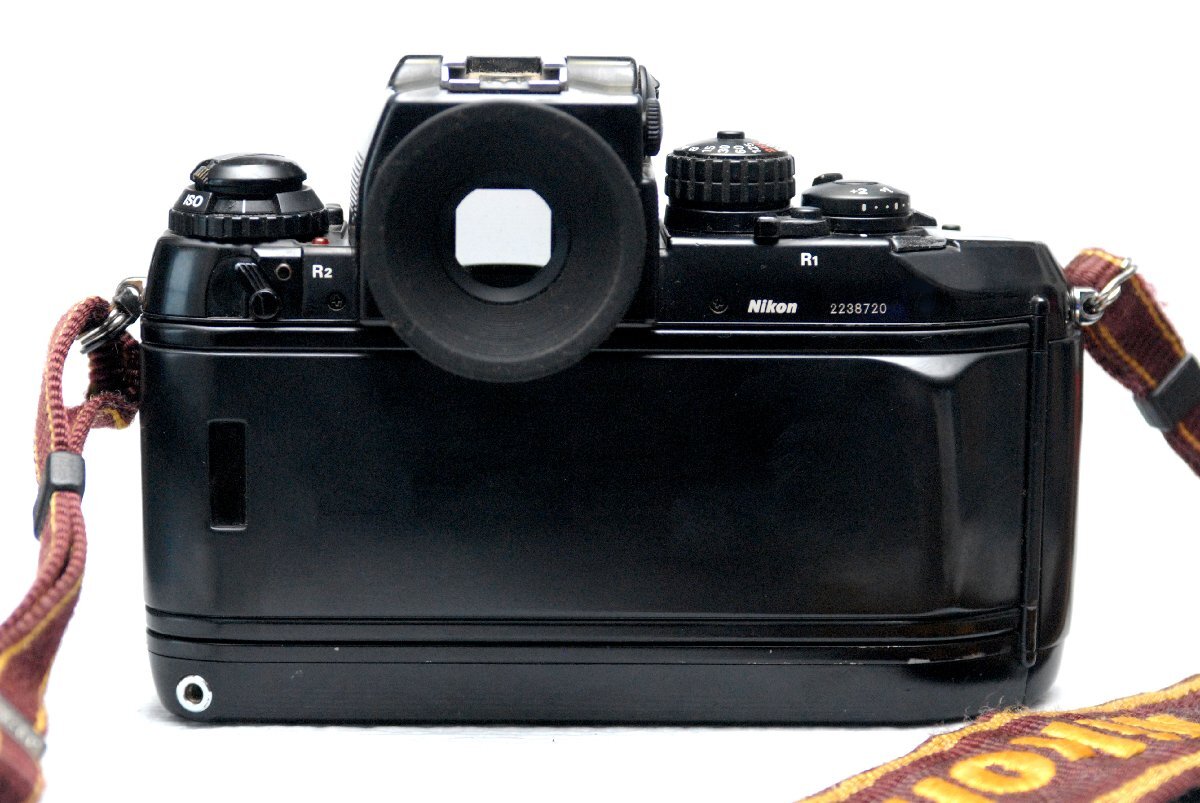 Nikon ニコン 最高峰 人気のAF高級一眼レフカメラ F4 ボディ 希少な作動品 （腐食無し）