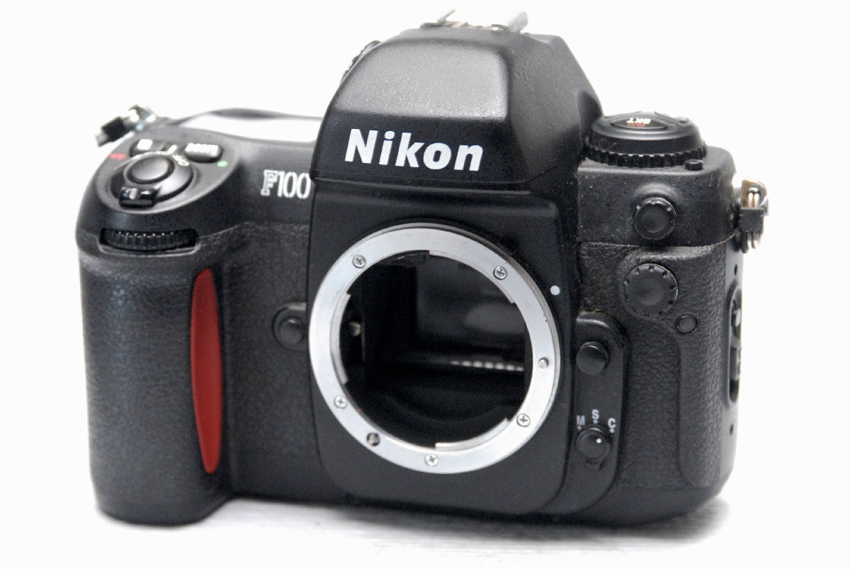 Nikon ニコン 人気のオートフォーカス高級一眼レフカメラ F100ボディ 希少な作動品 （腐食無し）の画像1