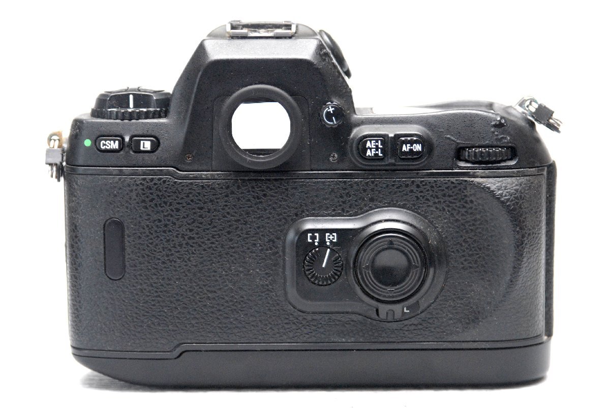 Nikon ニコン 人気のオートフォーカス高級一眼レフカメラ F100ボディ 希少な作動品 （腐食無し）の画像3