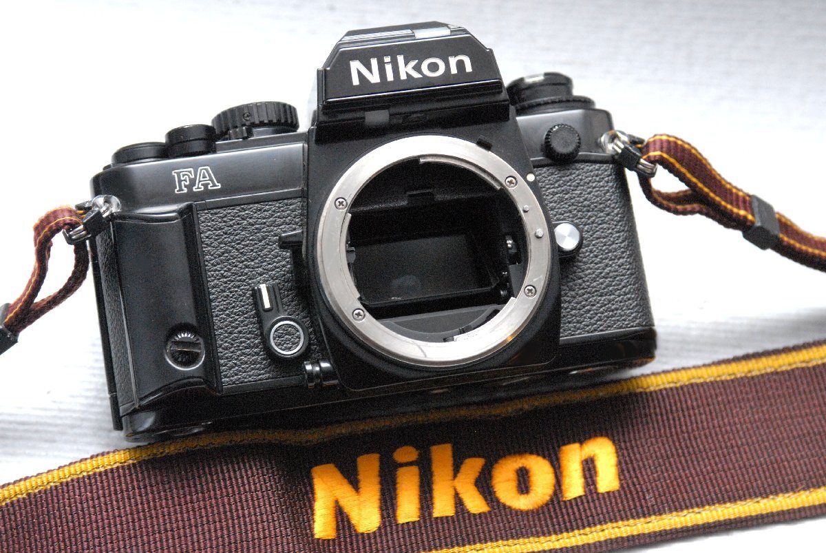 Nikon ニコン 人気の高級一眼レフカメラ FA（黒）ボディ 希少な作動品　（腐食無し）