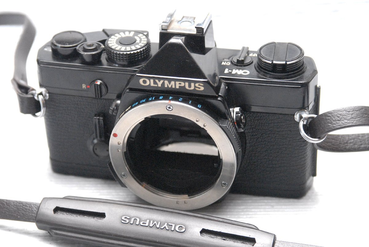 OLYMPUS オリンパス 人気の高級一眼レフカメラOM-1（黒）ボディ 希少な作動品