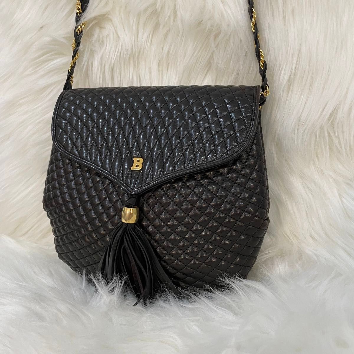 BALLY チェーンショルダー キルティング ショルダーバッグ レディース BALLY チェーンショルダー キルティング ショルダーバッグ レディース