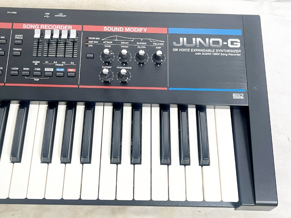 2404504392 ■ Roland ローランド JUNO-G シンセサイザー キーボード 鍵盤楽器 起動不可 ジャンク ケース・アダプター付きの画像4