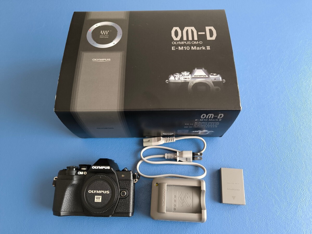 OLYMPUS　OM-D　E-M10 Mark III ブラック　極美品_画像1