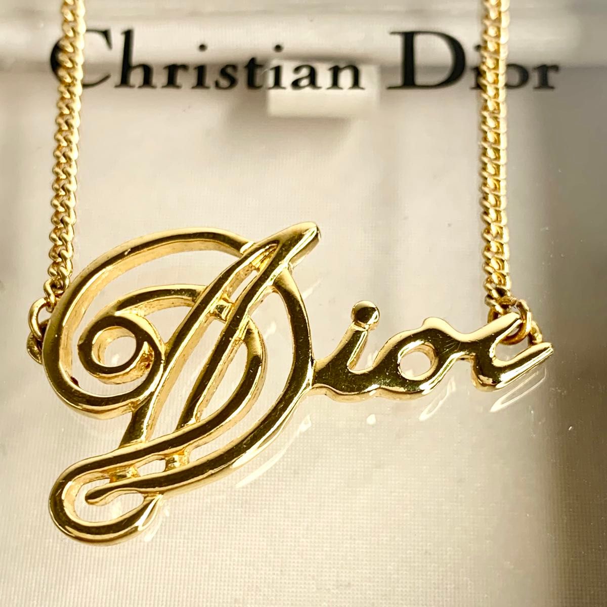 Dior ディオール 箱付き 希少 ゴールド ネックレス 筆記体 CD Dior ディオール 箱付き 希少 ゴールド ネックレス 筆記体 CD