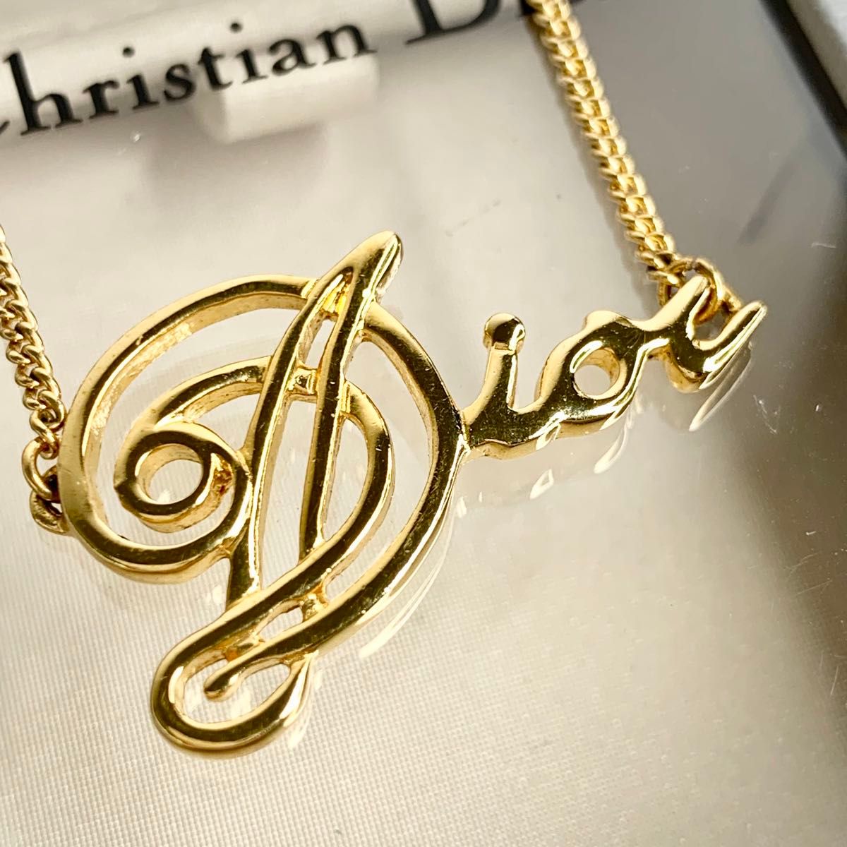 Dior ディオール 箱付き 希少 ゴールド ネックレス 筆記体 CD Dior ディオール 箱付き 希少 ゴールド ネックレス 筆記体 CD