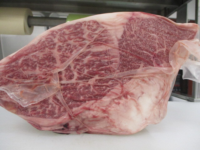 ブランド牛 チルド 黒毛和牛 外もも ナカ肉 もも肉 レア 2900g 最高級 A5 国産 焼肉 ステーキ ローストビーフ すき焼 赤身 牛肉 ブロックの画像3