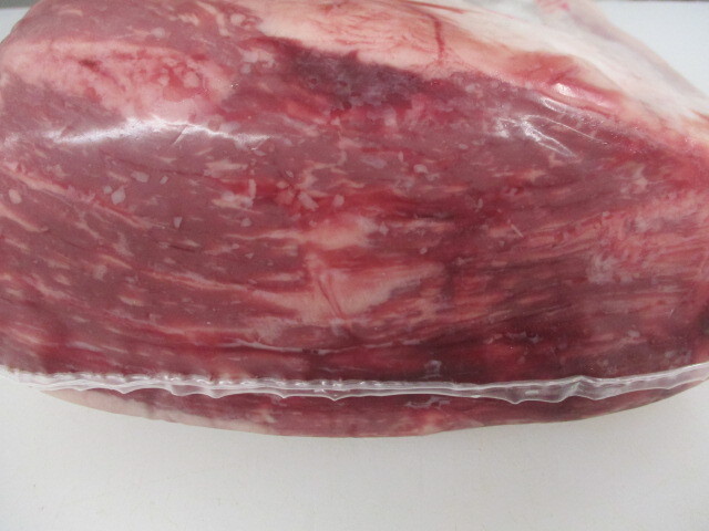 チルド 交雑種牛 イチボ 4000g 高級B3 国産 霜降 もも ブロック ローストビーフ ステーキ 焼肉 ラムイチ ランプ 赤身 レア 牛肉 希少部位の画像4