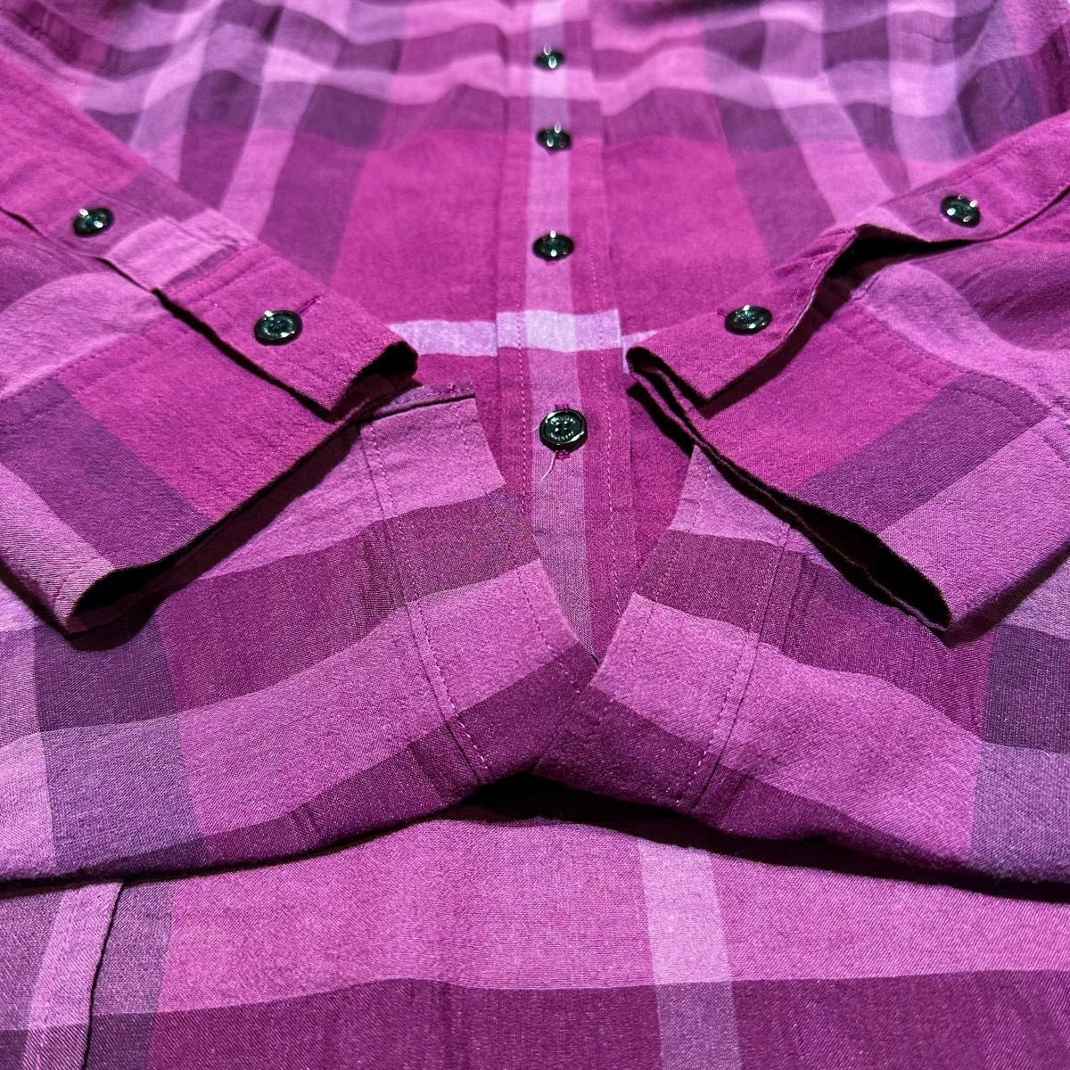 バーバリーロンドン　メガチェック長袖シャツ　春夏秋　綿混　洗える　赤紫系　大きい