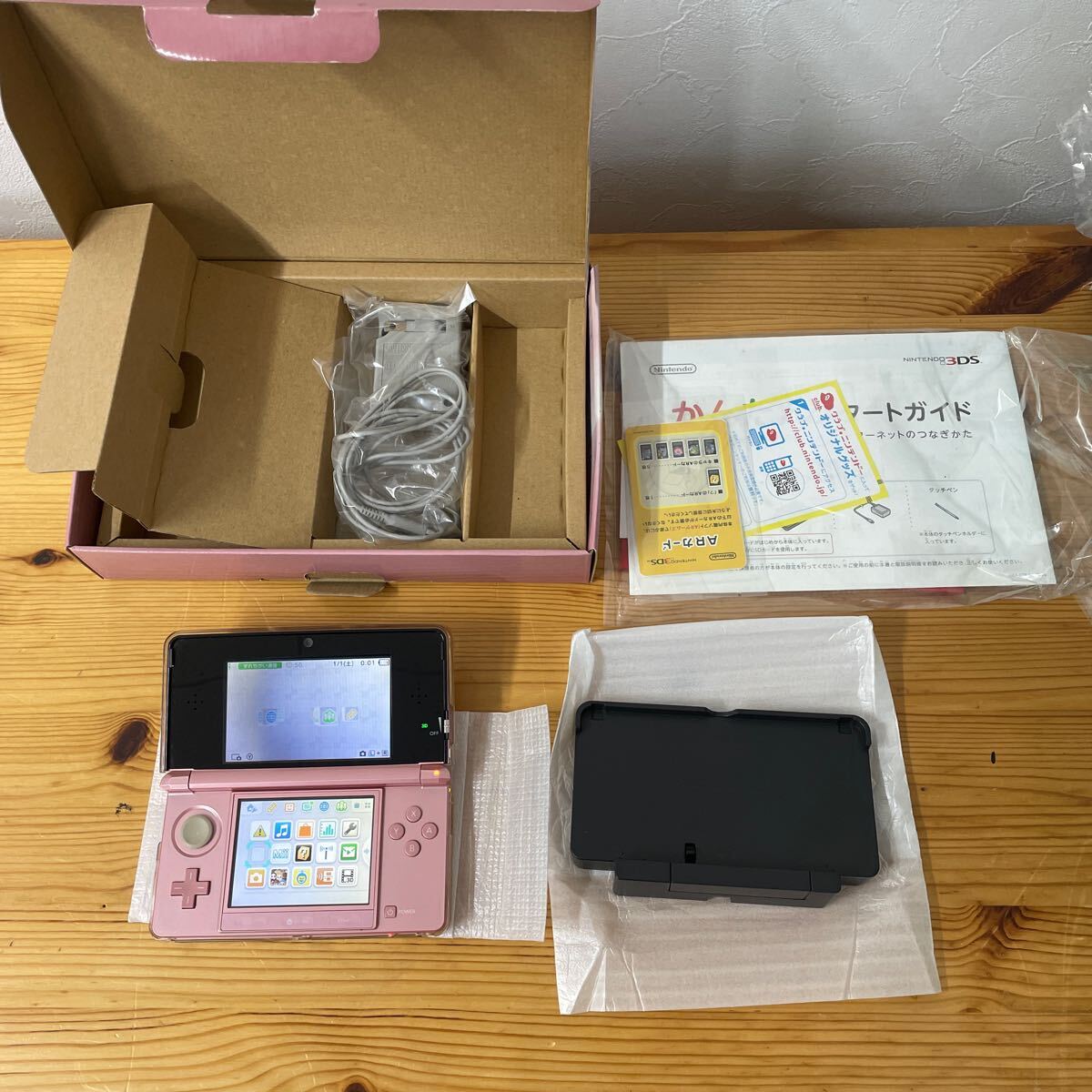 UTT348 ニンテンドー3DS CTR-001(JPN) 本体 セット ミスティピンク 簡易動作確認済み 現状品_画像2