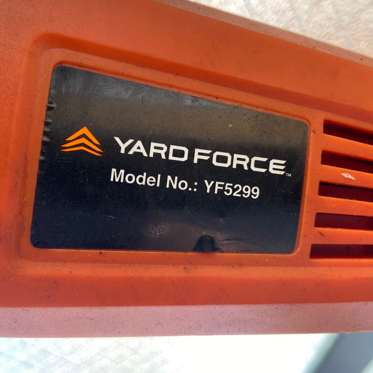 UTt391 簡易的動作確認済 YARDFORCE ヤードフォース YF5299 高枝切電動チェーンソー 現状品の画像8