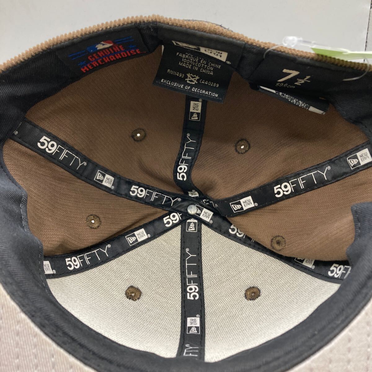 △【T-61】NEW ERA ニューエラ MLB NEW YORK YANKEES ヤンキース 59FIFTY ORIGINAL FIT コーデュロイ素材 ブラウン ロゴ刺繍 キャップの画像6