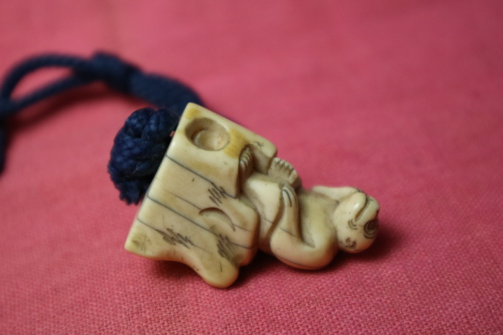 .. thing netsuke . seal case . inspection Edo . monkey .. bamboo ... tiger rare article rare antique objet d'art era 