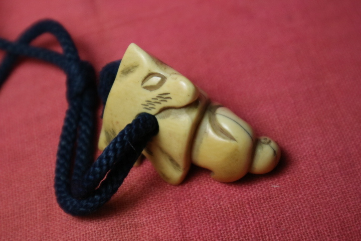 .. thing netsuke . seal case . inspection Edo . monkey .. bamboo ... tiger rare article rare antique objet d'art era 